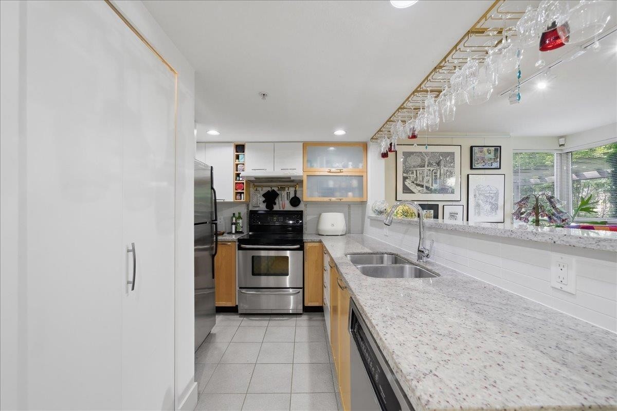 310-2137 10Th Avenue W, Vancouver, BC