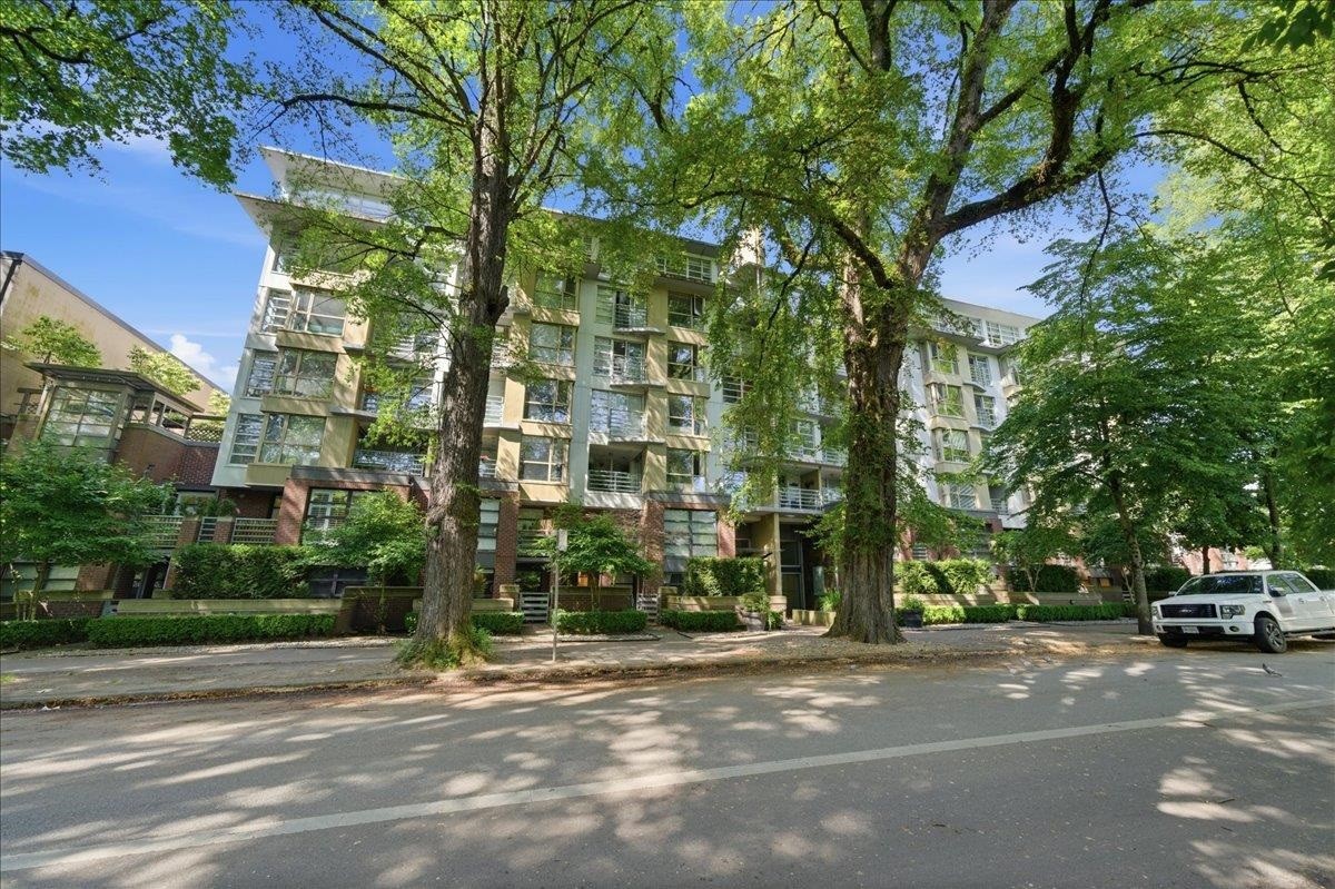 310-2137 10Th Avenue W, Vancouver, BC