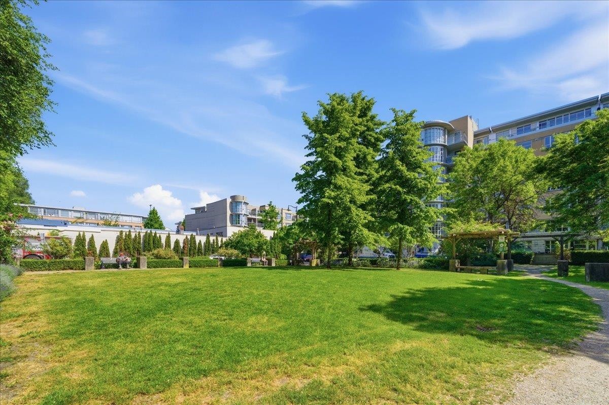 310-2137 10Th Avenue W, Vancouver, BC