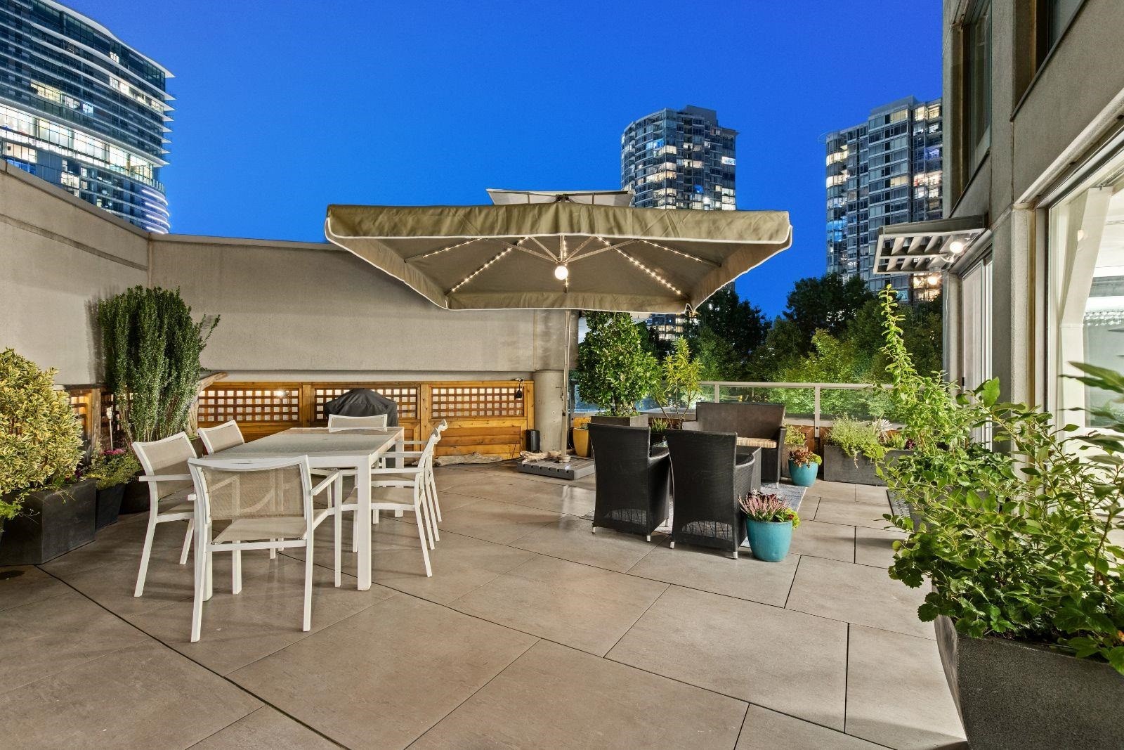 307-1009 Expo Boulevard, Vancouver, BC