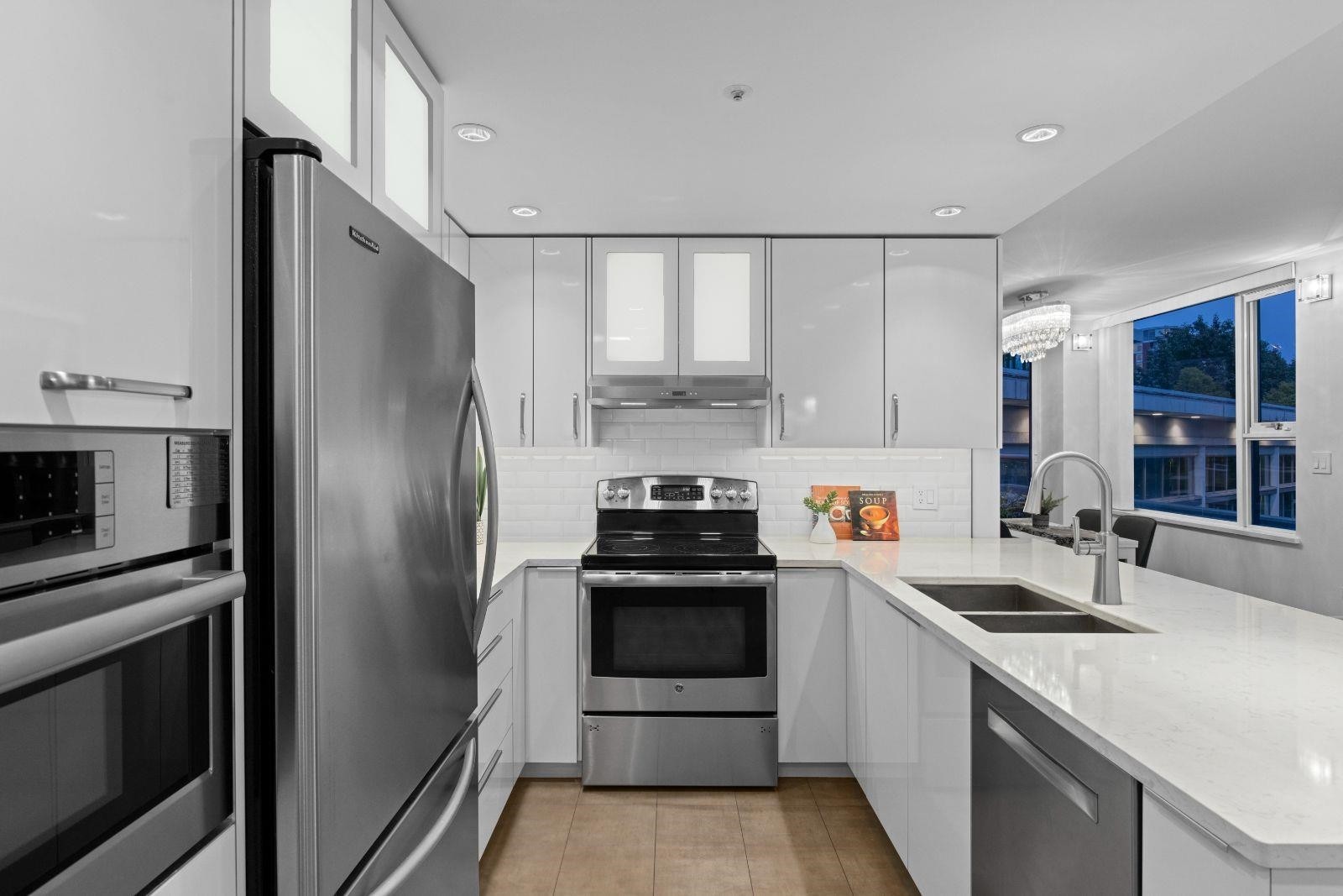 307-1009 Expo Boulevard, Vancouver, BC