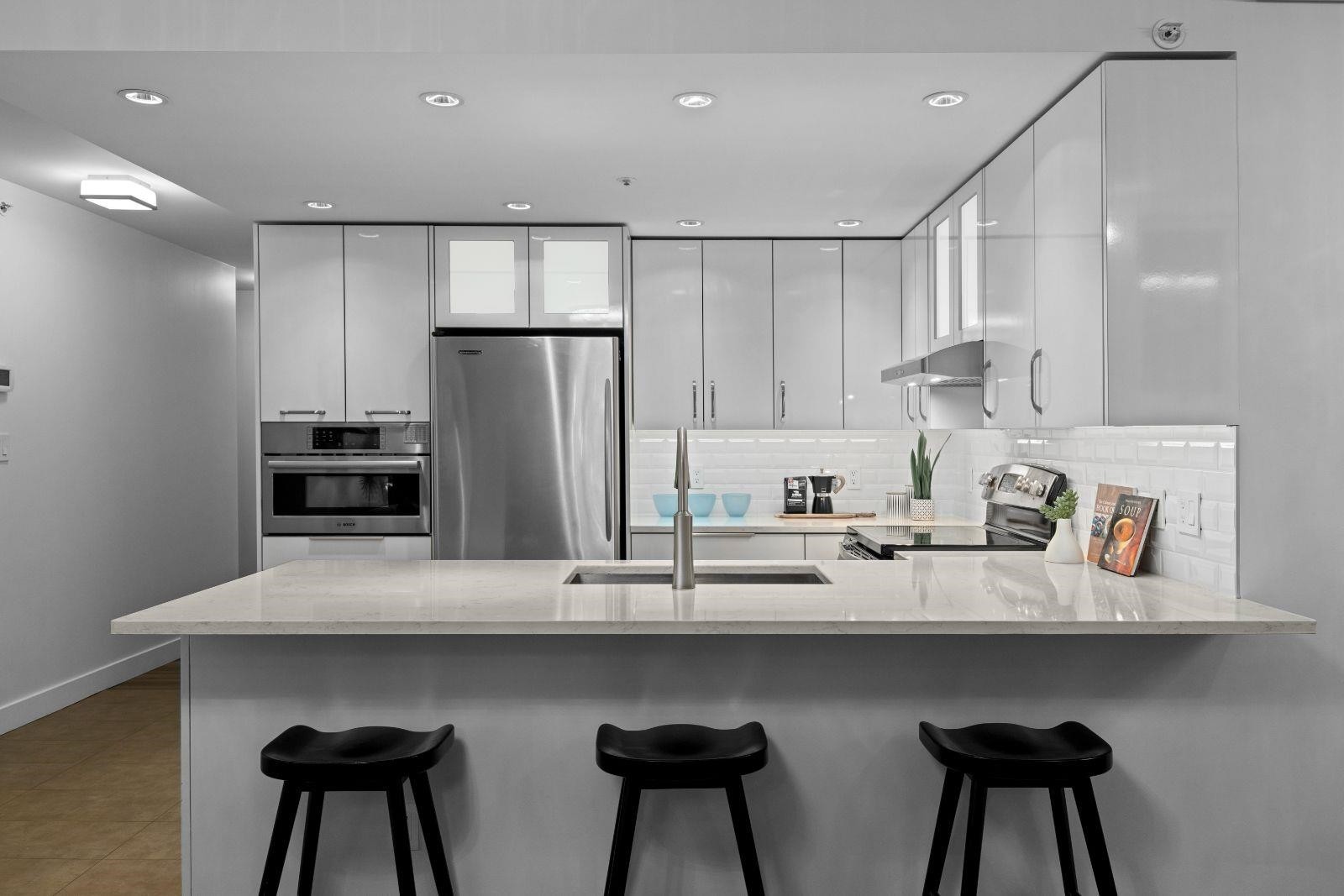 307-1009 Expo Boulevard, Vancouver, BC