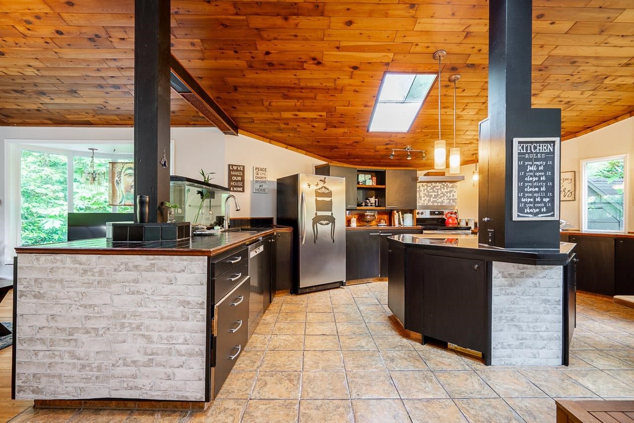 23942 Fern Crescent, Maple Ridge, BC