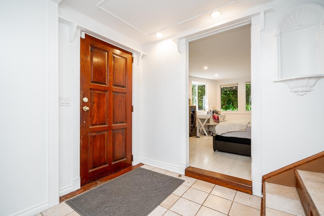 23942 Fern Crescent, Maple Ridge, BC