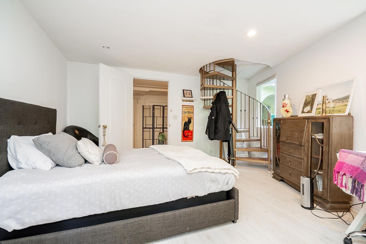 23942 Fern Crescent, Maple Ridge, BC