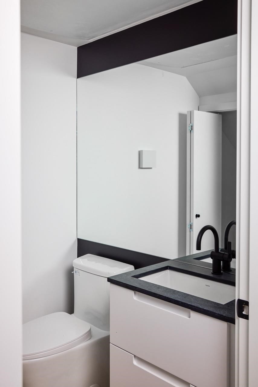 5-37940 Fourth Avenue, Squamish, BC - Indoor Photo Showing Bathroom