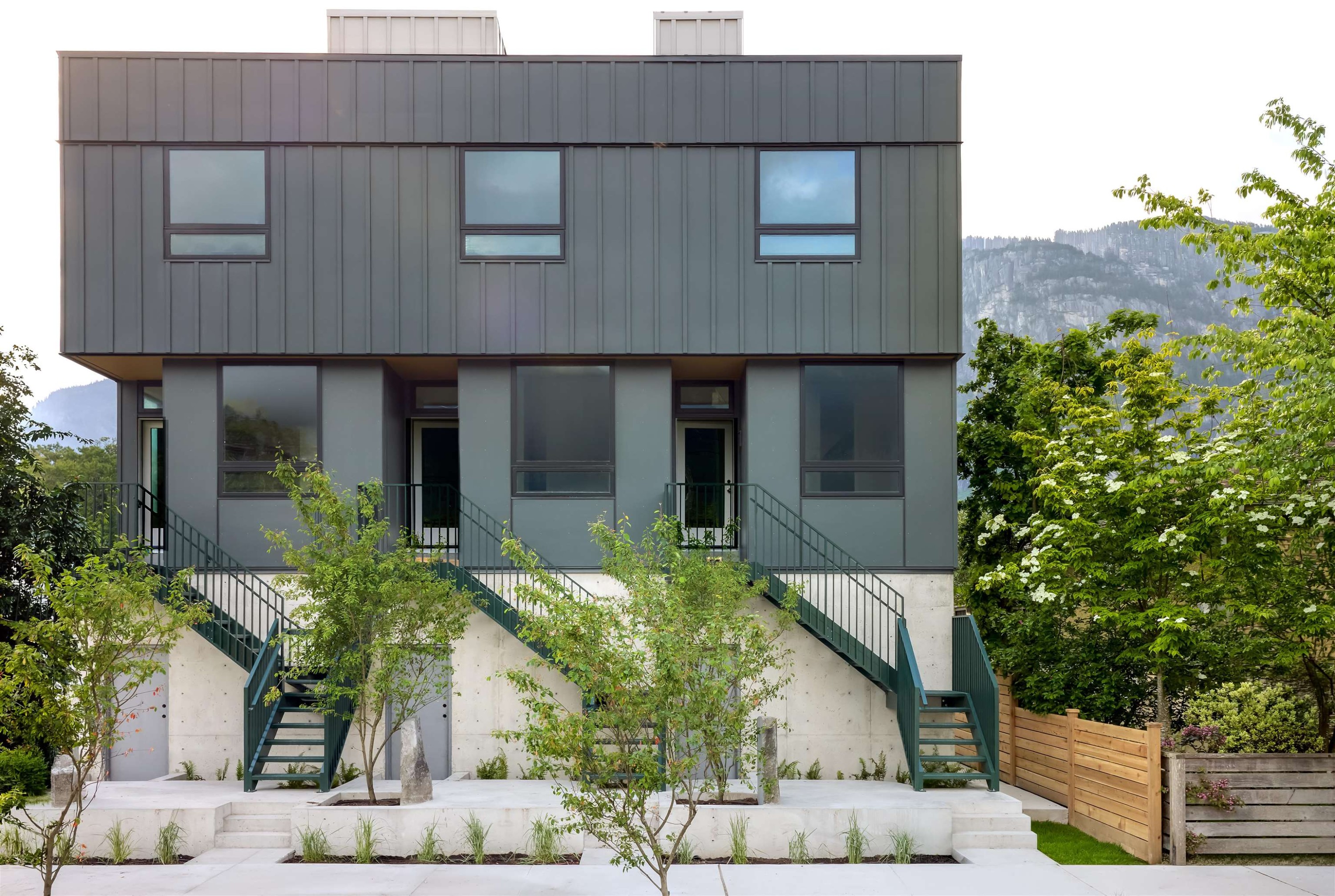 5-37940 Fourth Avenue, Squamish, BC - Outdoor