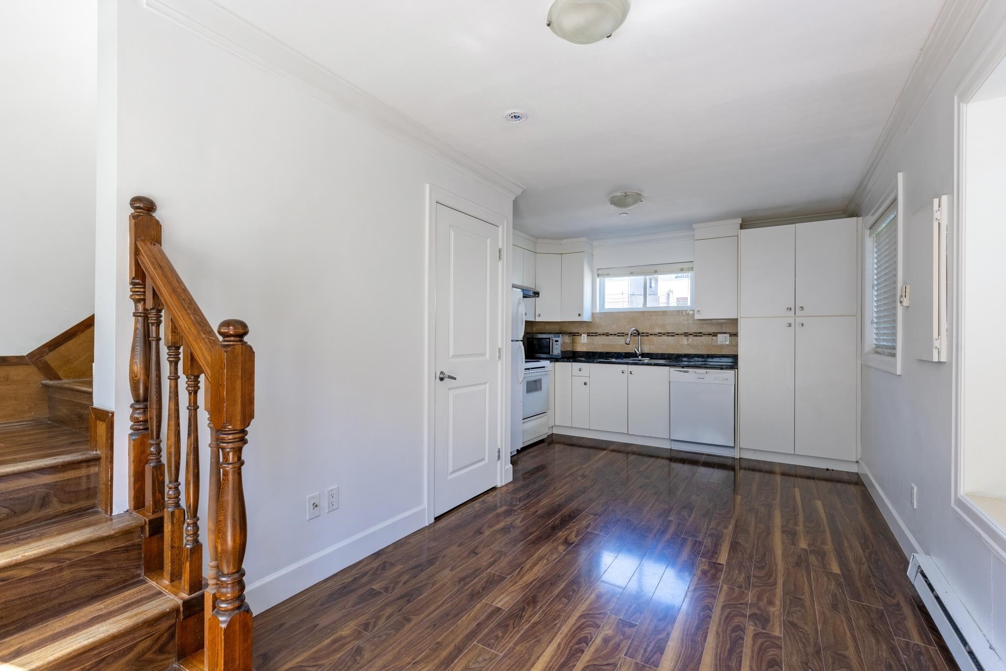 2643 8Th Avenue E, Vancouver, BC