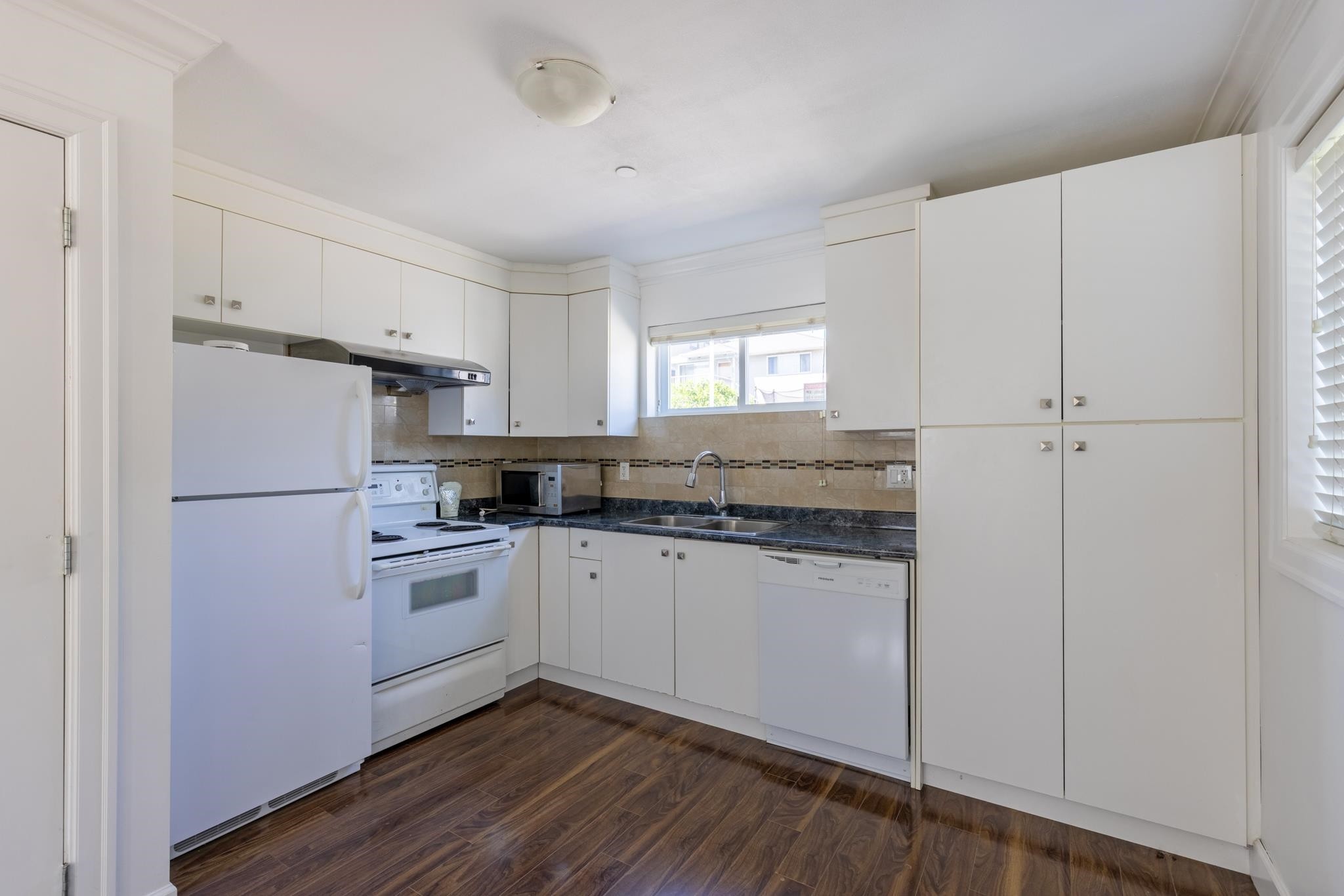 2643 8Th Avenue E, Vancouver, BC