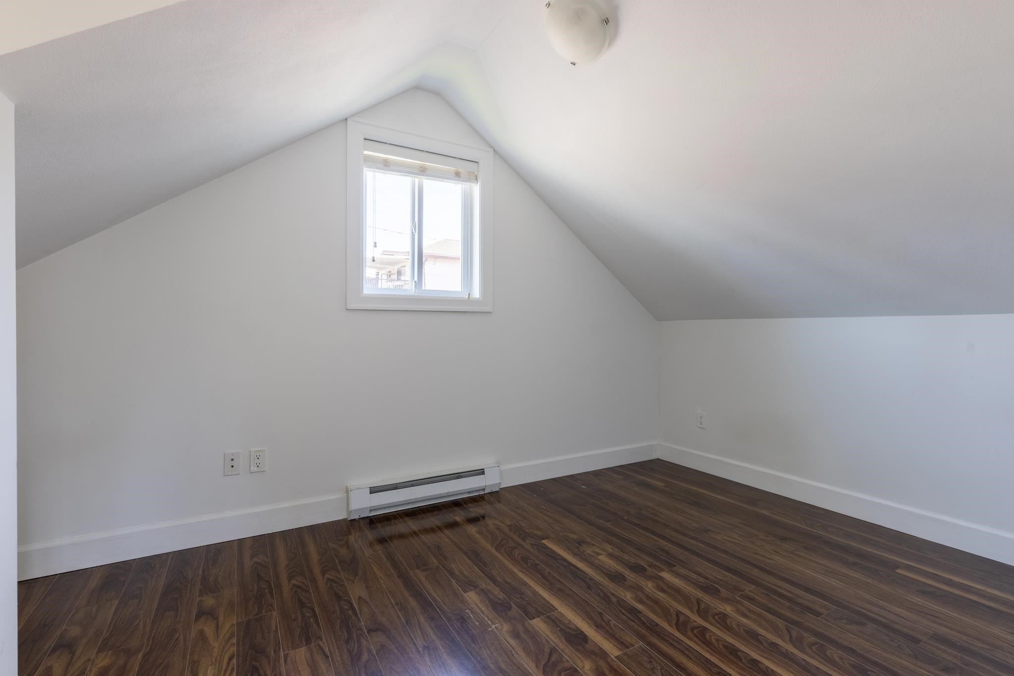 2643 8Th Avenue E, Vancouver, BC