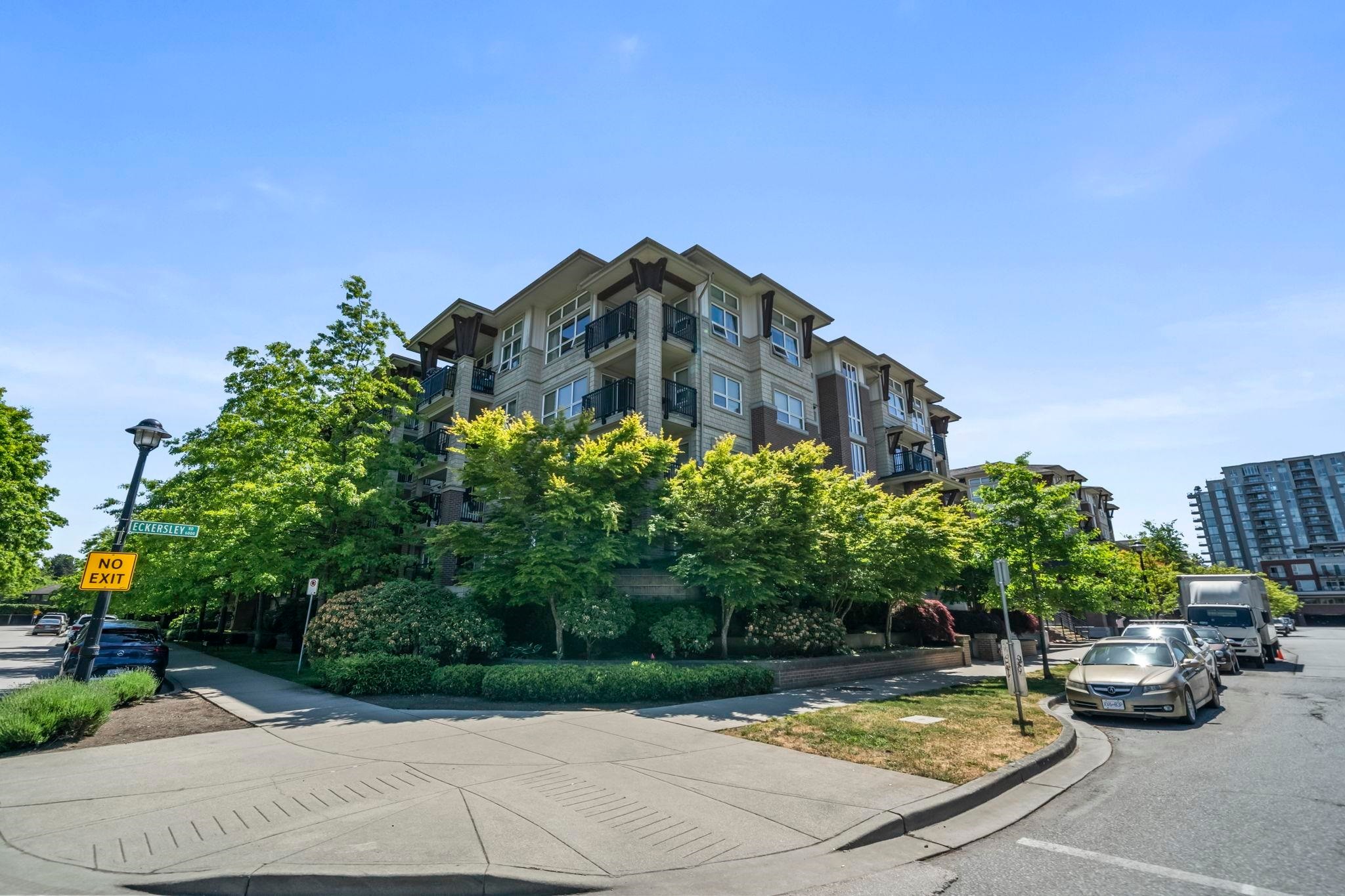 208-6800 Eckersley Road, Richmond, BC