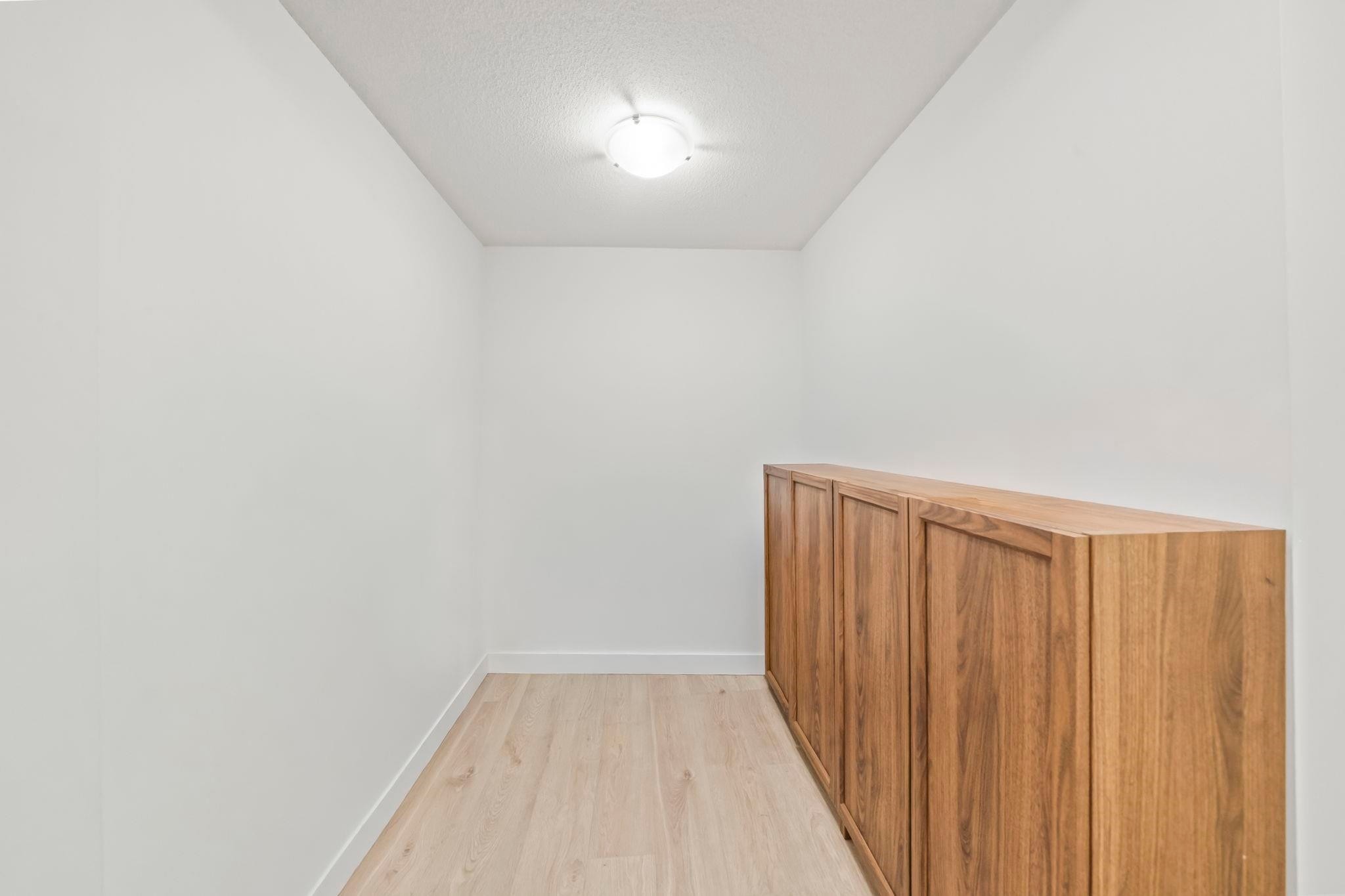 208-6800 Eckersley Road, Richmond, BC