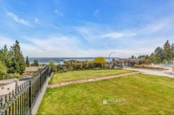 Secondary Suite-1327 Chartwell Drive West Vancouver, BC V7S 2R4
