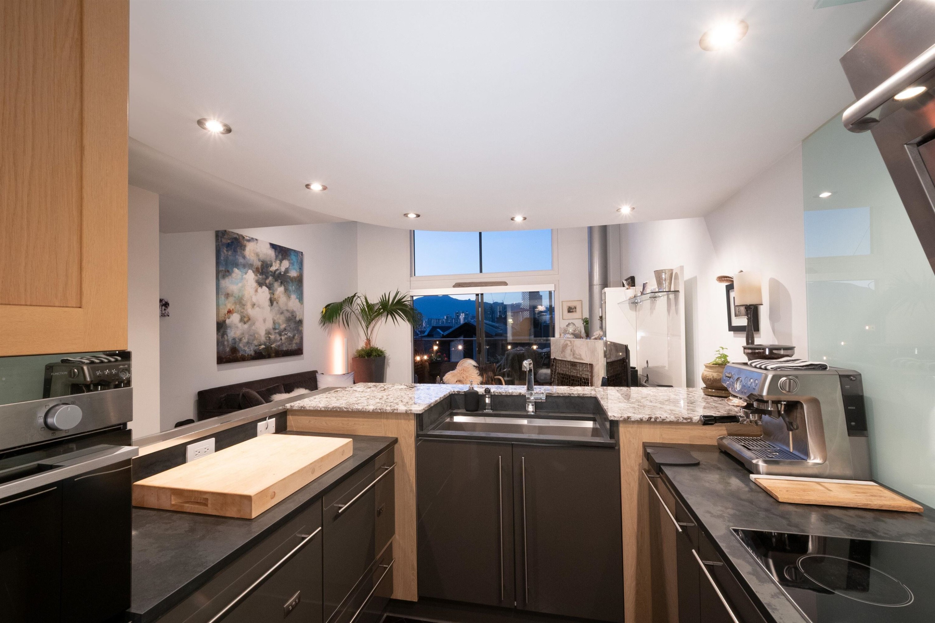 1167 8Th Avenue W, Vancouver, BC