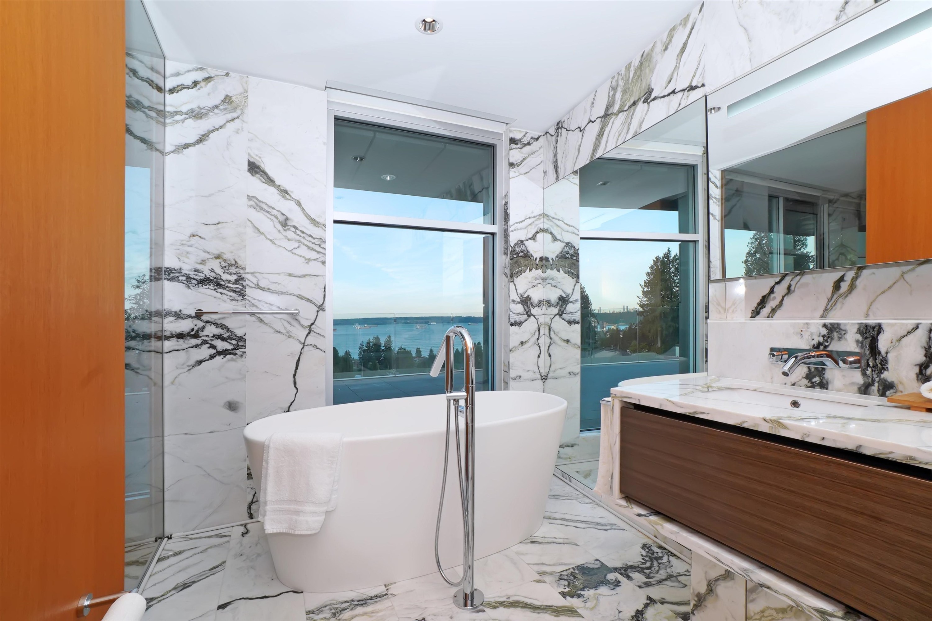 2370 Palmerston Avenue, West Vancouver, BC
