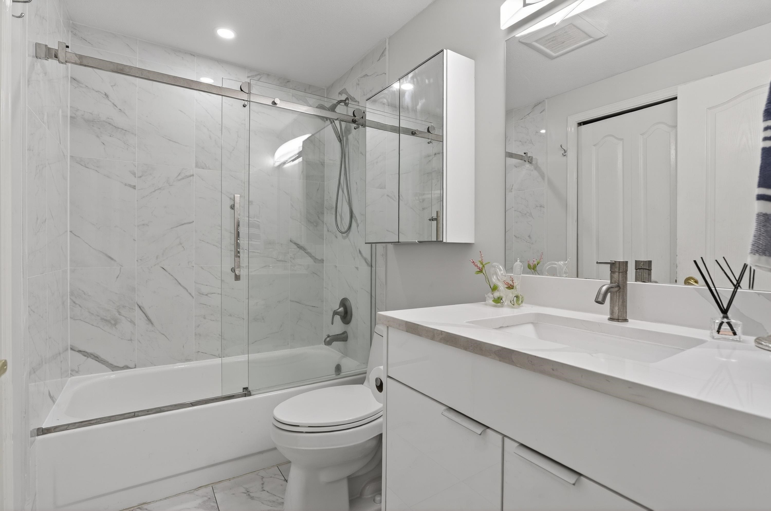 205-3151 Woodbine Drive, North Vancouver, BC