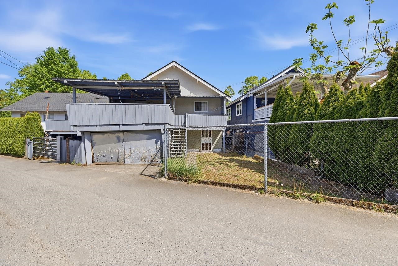 1016 18Th Avenue E, Vancouver, BC