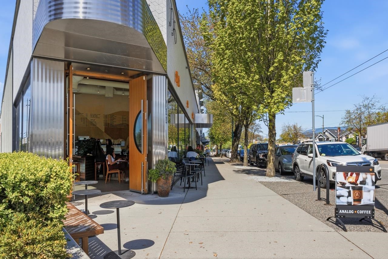 1016 18Th Avenue E, Vancouver, BC