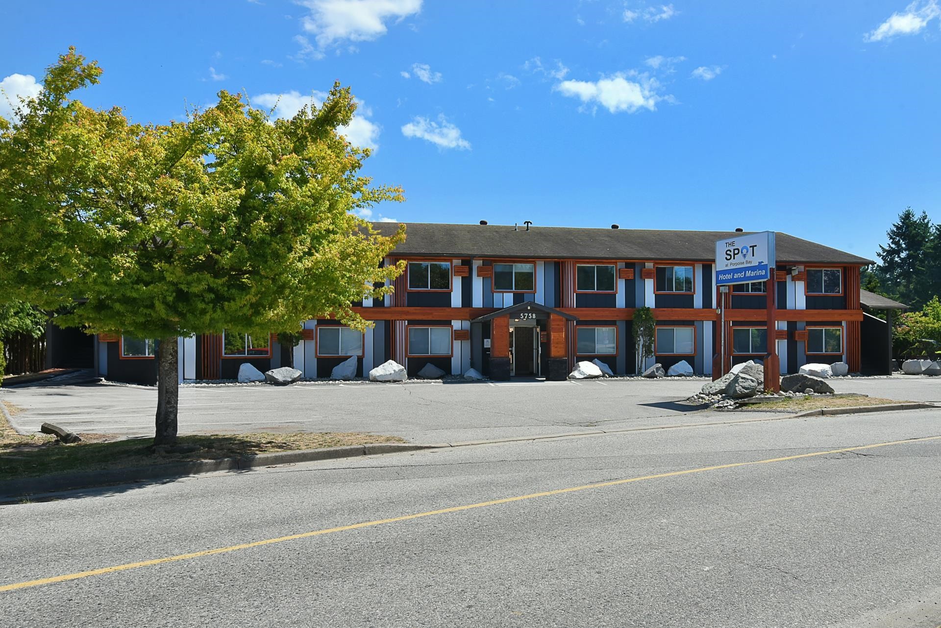 11-5761 Wharf Avenue, Sechelt, BC