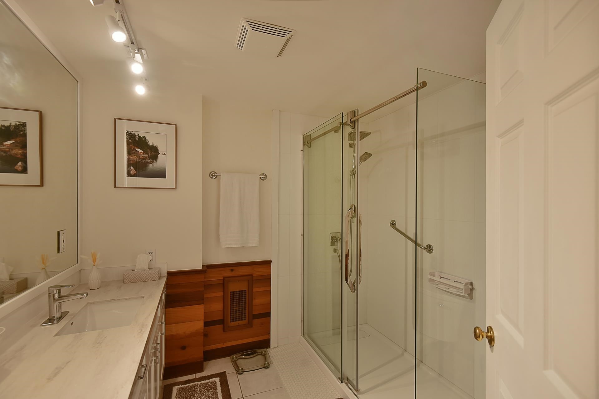 11-5761 Wharf Avenue, Sechelt, BC