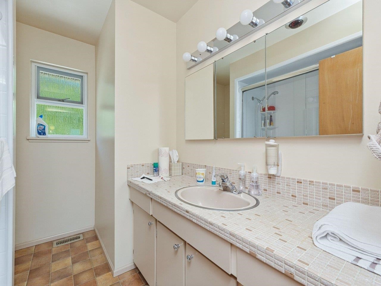 1218 Chamberlain Drive, North Vancouver, BC