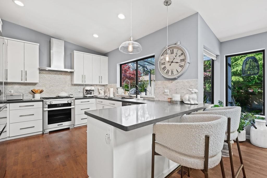 1098 Linnae Avenue, North Vancouver, BC