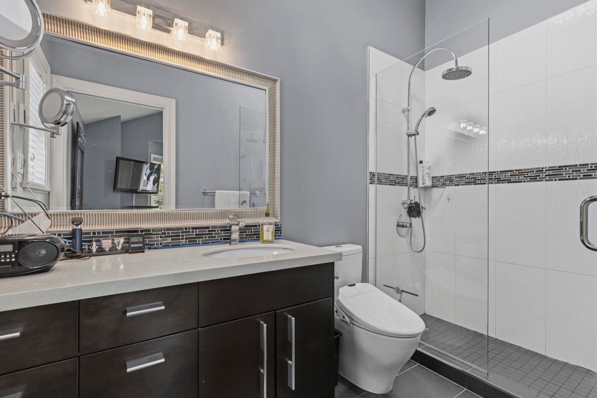 31 15Th Avenue W, Vancouver, BC