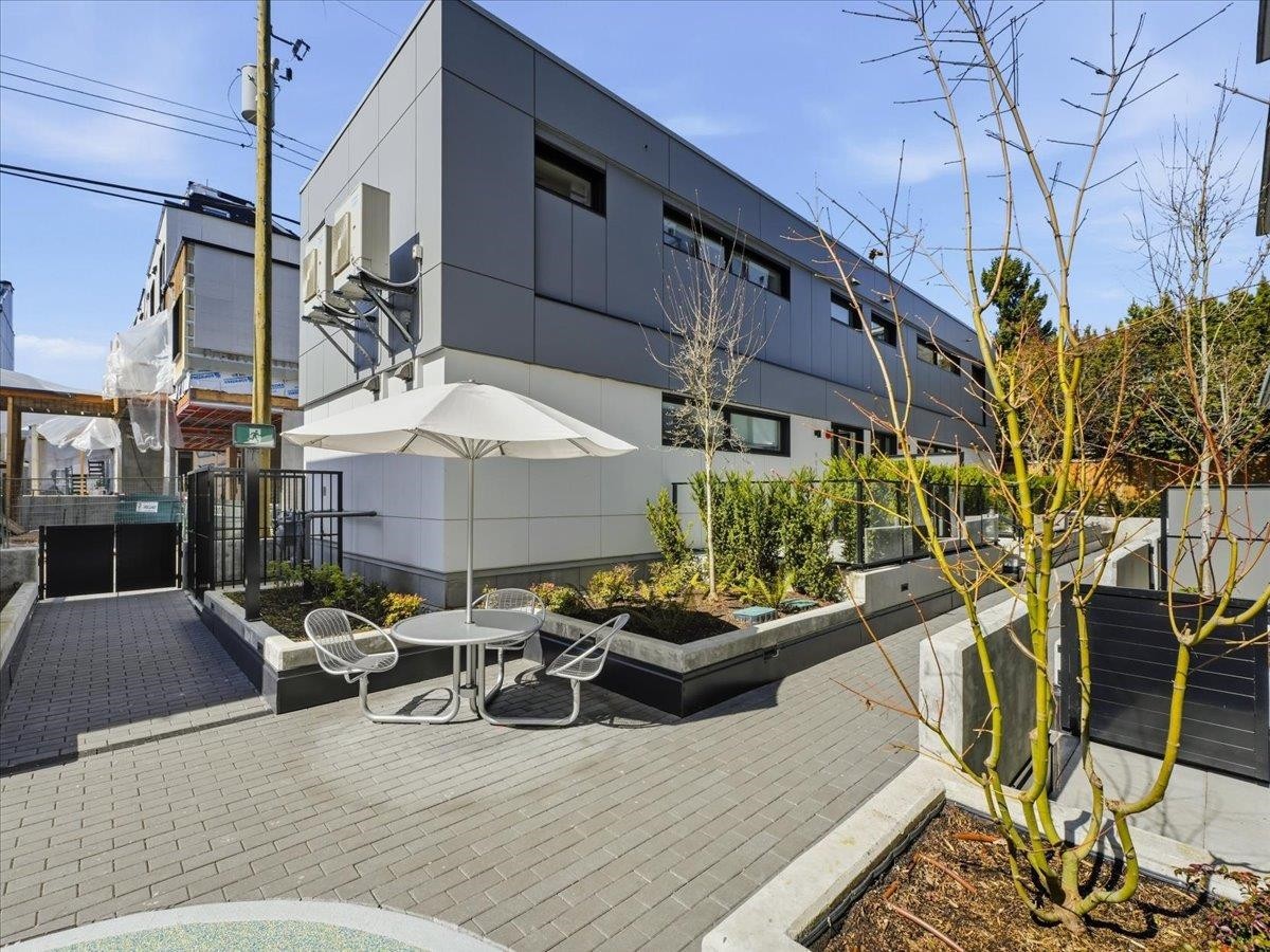 6833 Cambie Street, Vancouver, BC