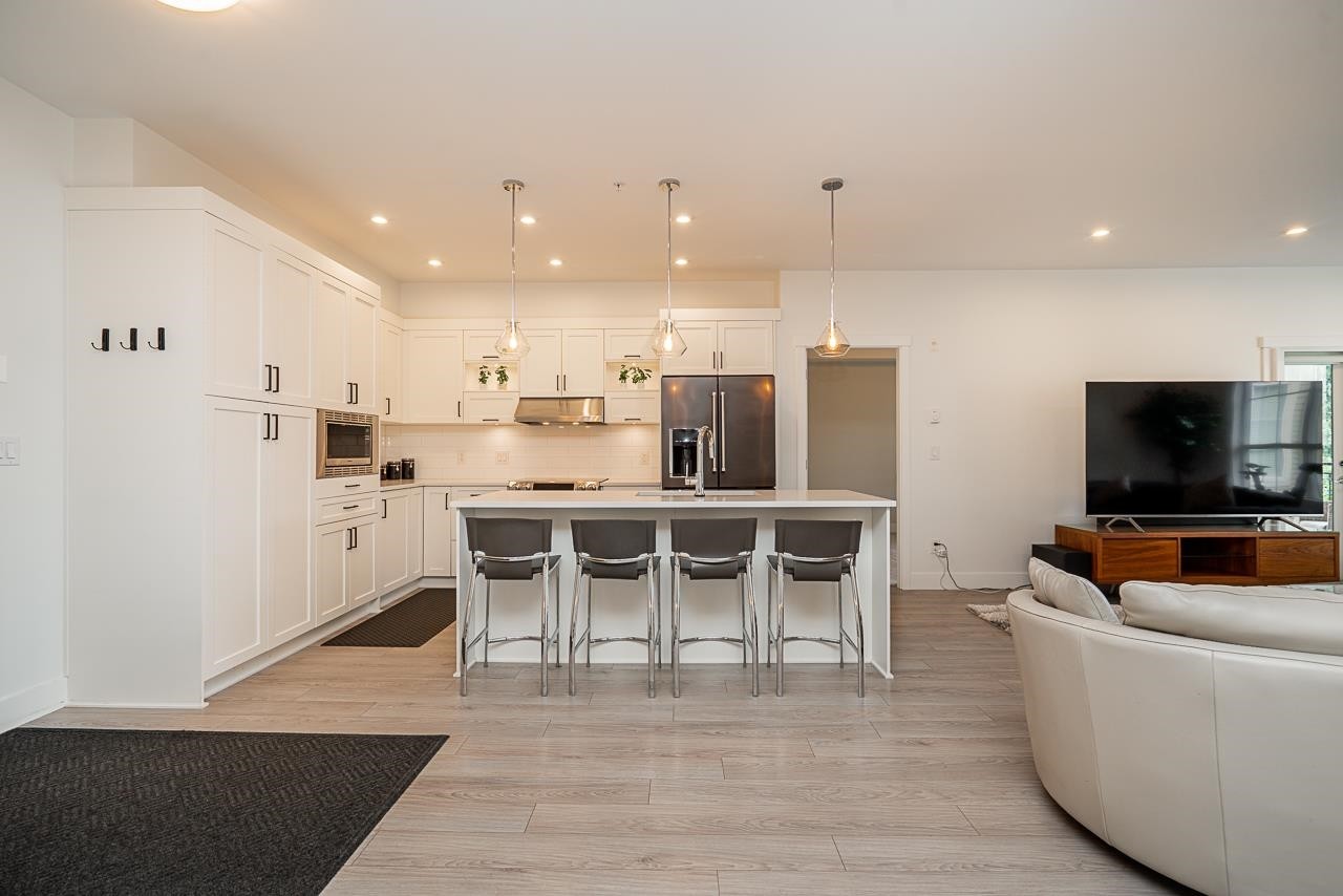 204-12367 224 Street, Maple Ridge, BC