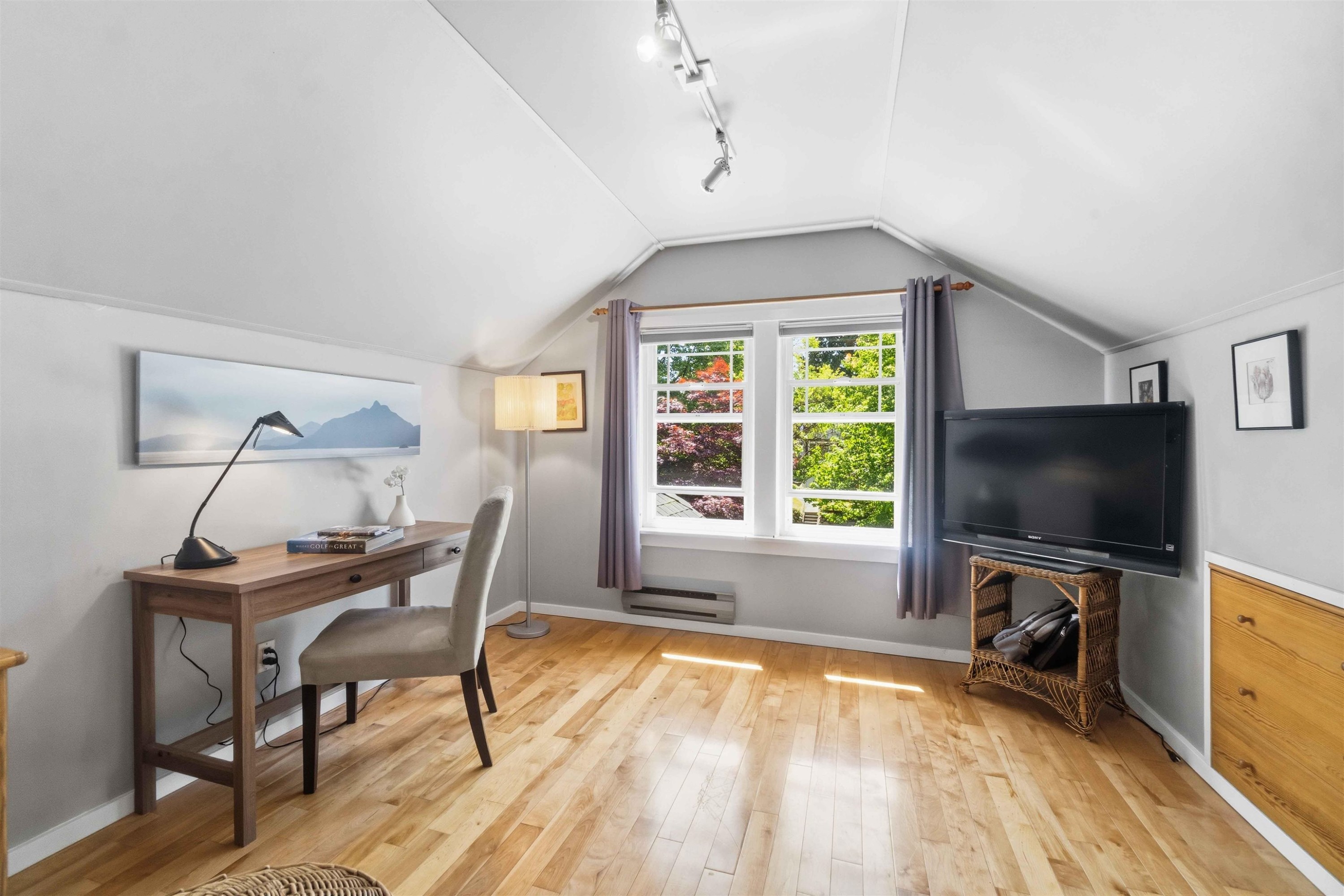 433 18Th Avenue W, Vancouver, BC