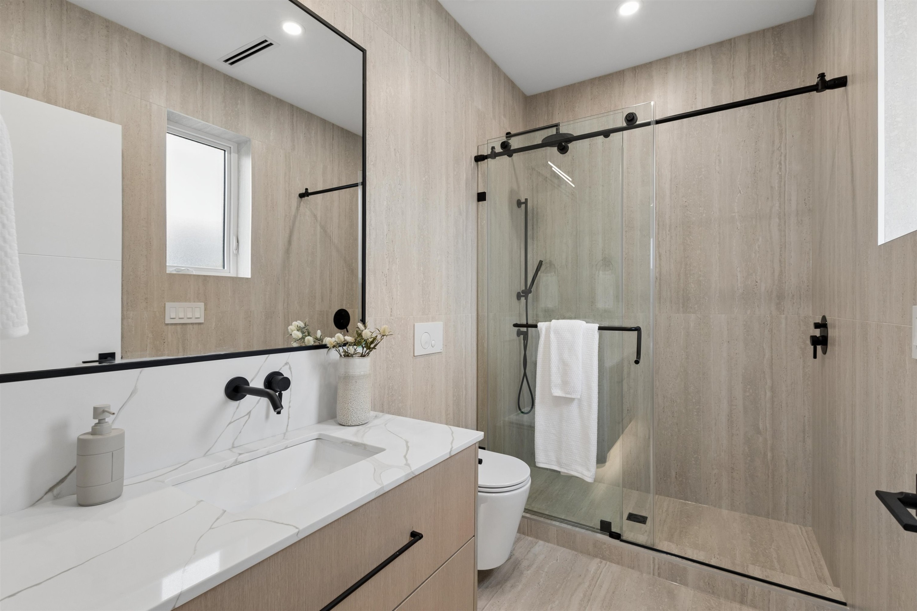 1-3639 46Th Avenue E, Vancouver, BC