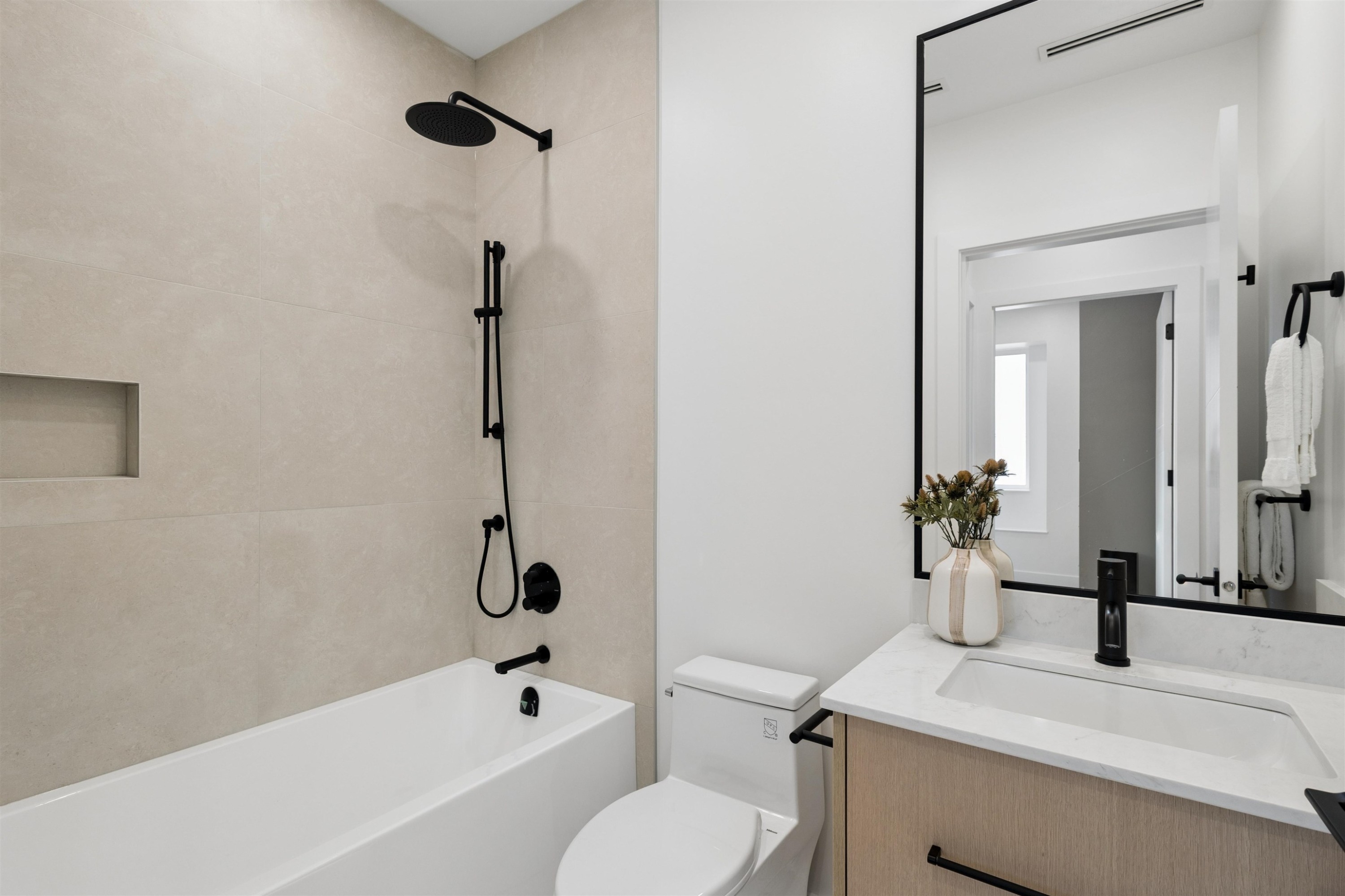 1-3639 46Th Avenue E, Vancouver, BC