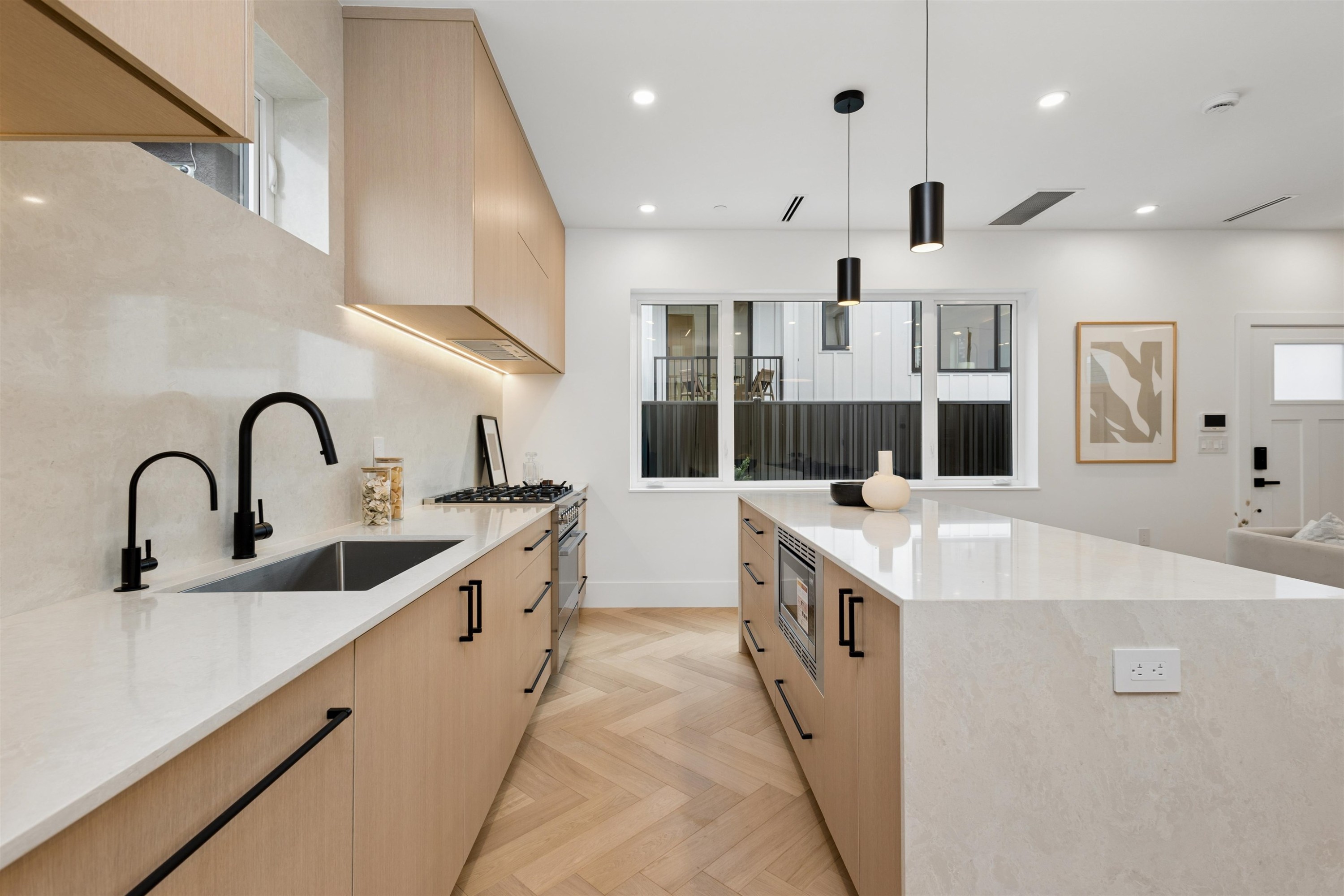 1-3639 46Th Avenue E, Vancouver, BC