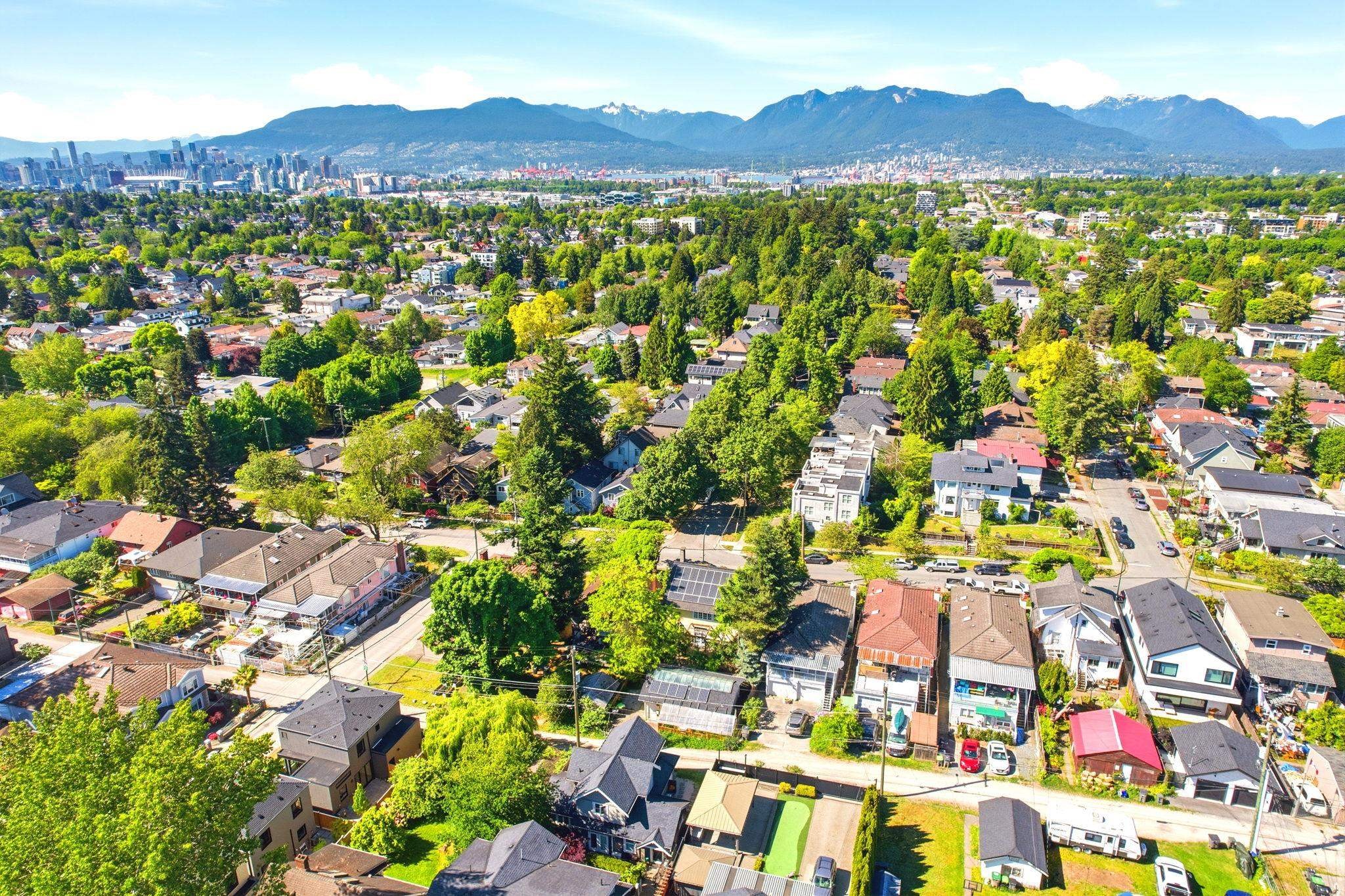 1620 20Th Avenue E, Vancouver, BC