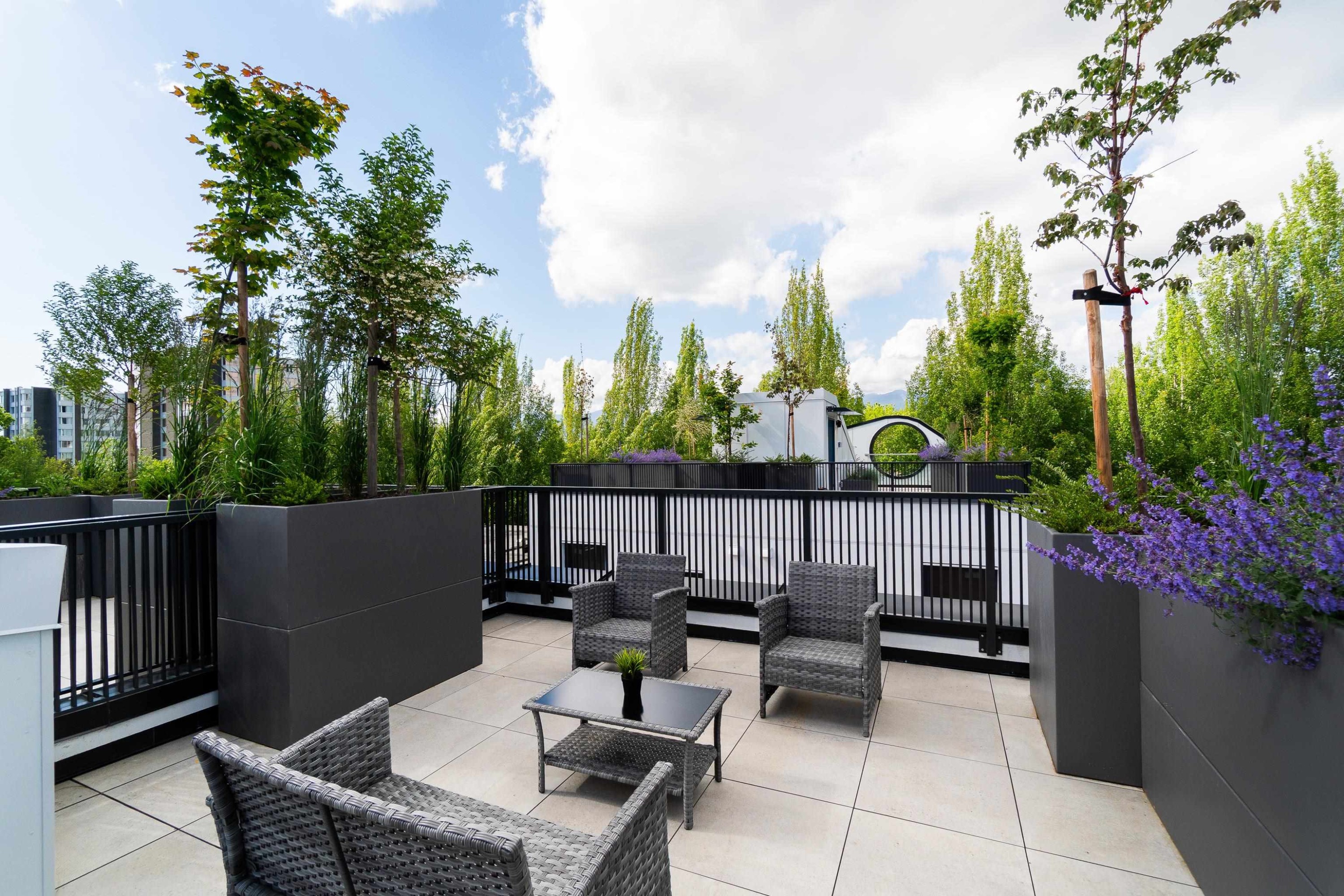 122-1552 3Rd Avenue E, Vancouver, BC
