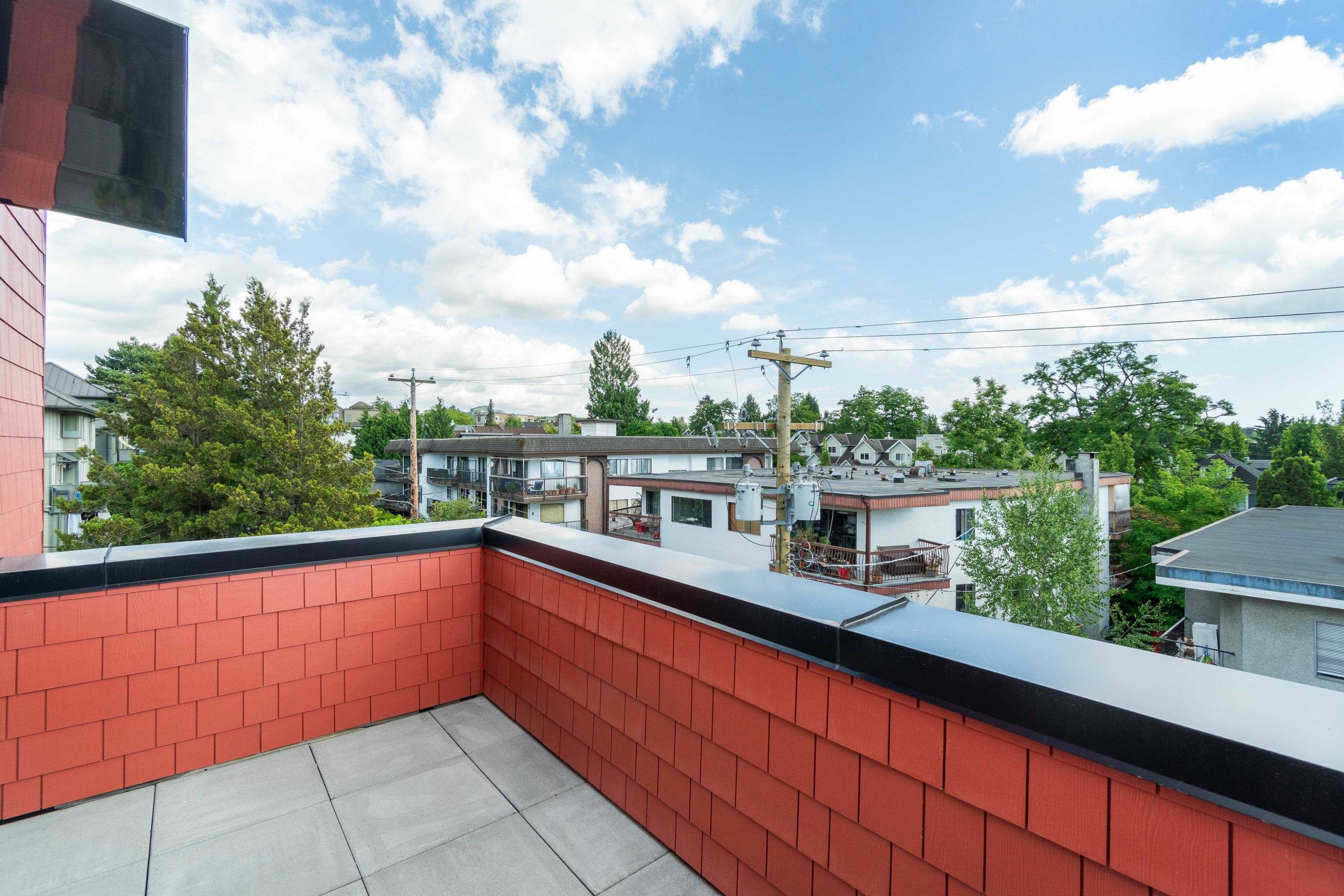 122-1552 3Rd Avenue E, Vancouver, BC