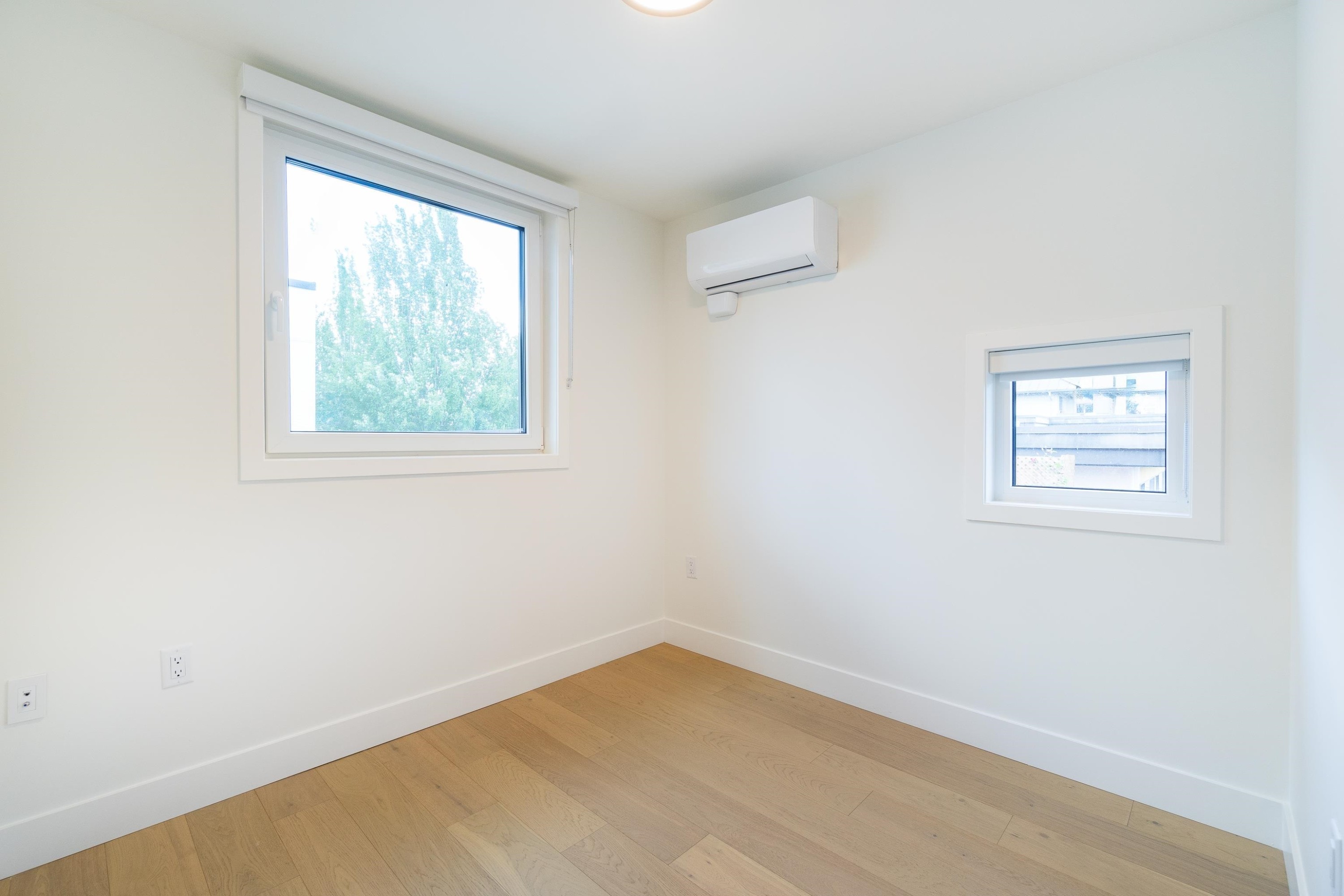 122-1552 3Rd Avenue E, Vancouver, BC