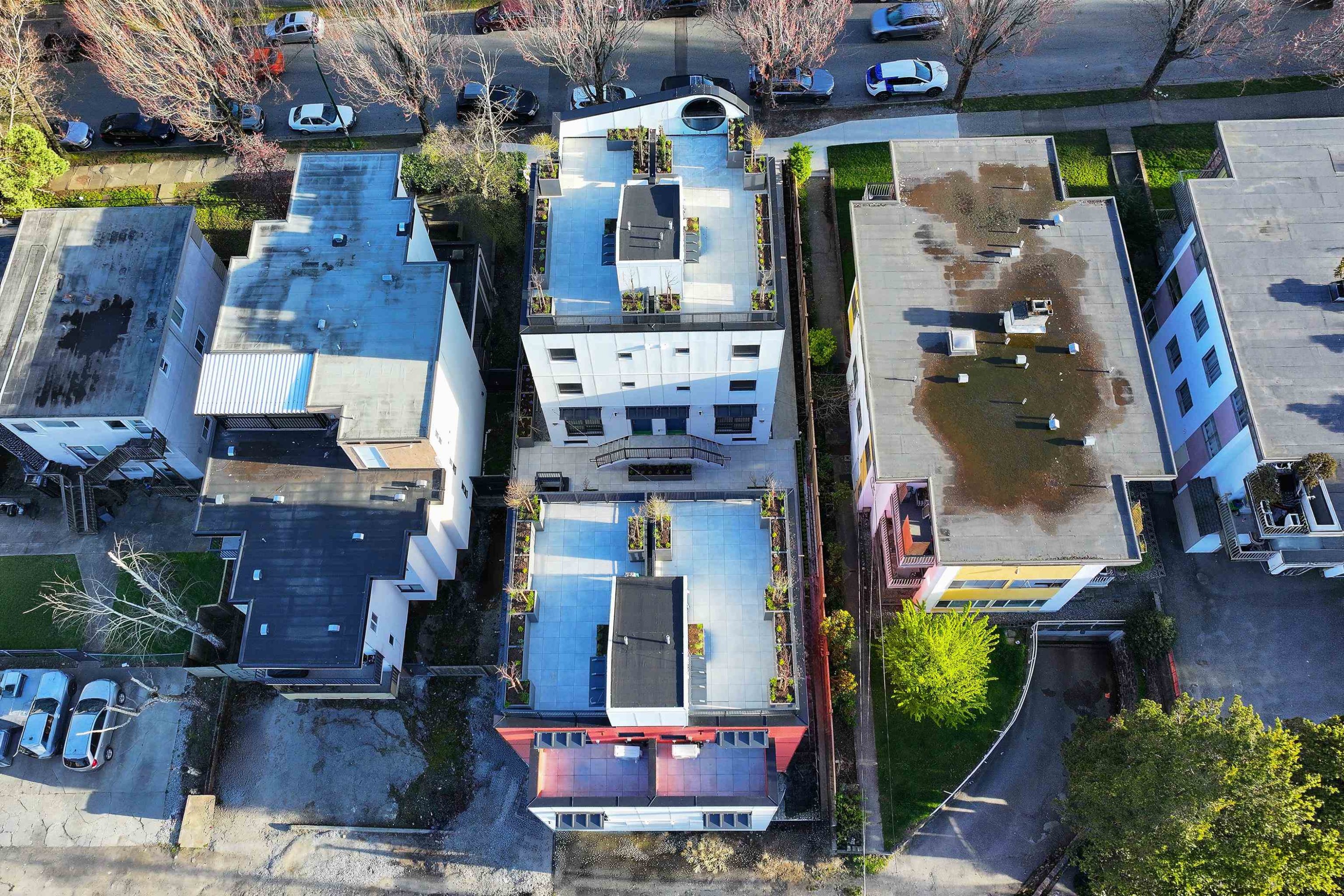 122-1552 3Rd Avenue E, Vancouver, BC