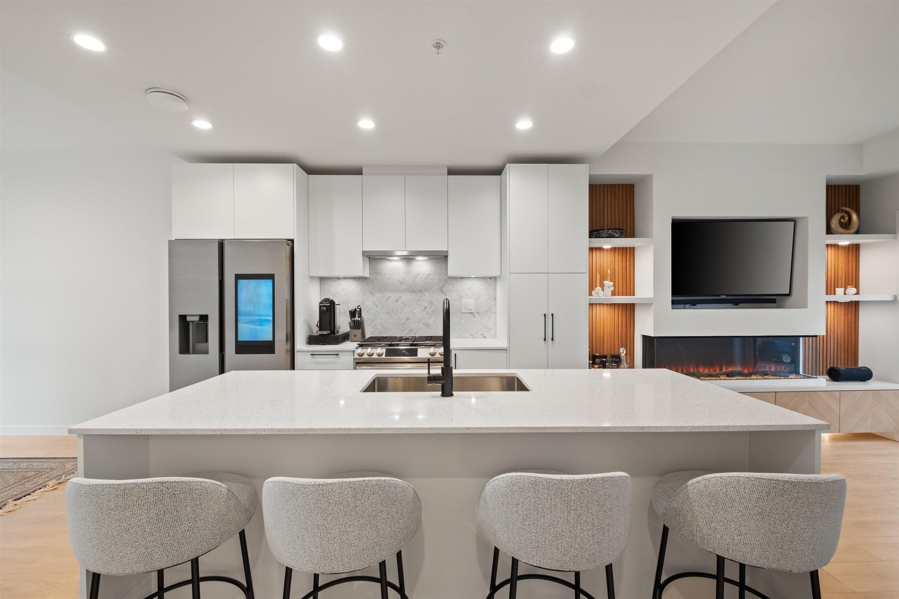137-535 2Nd Street E, North Vancouver, BC