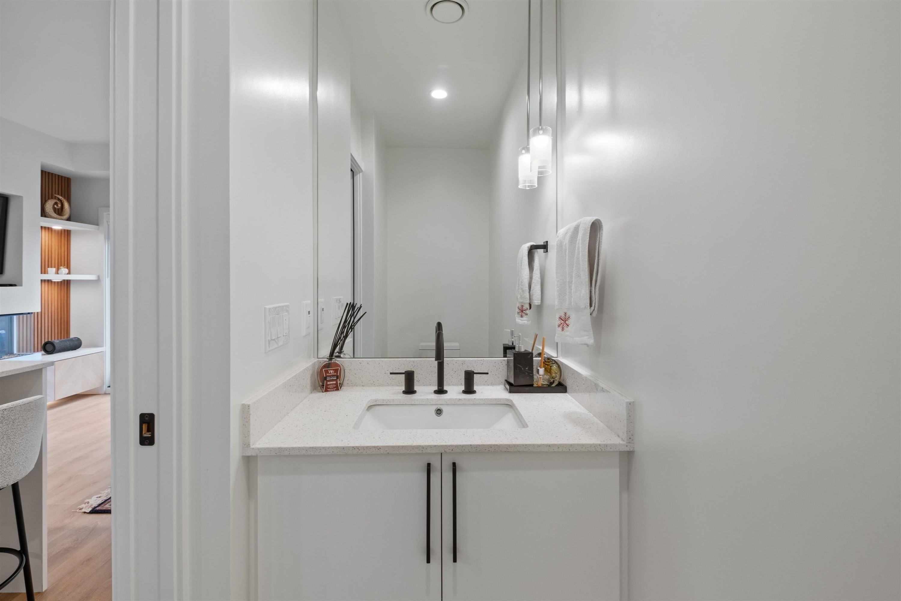 137-535 2Nd Street E, North Vancouver, BC