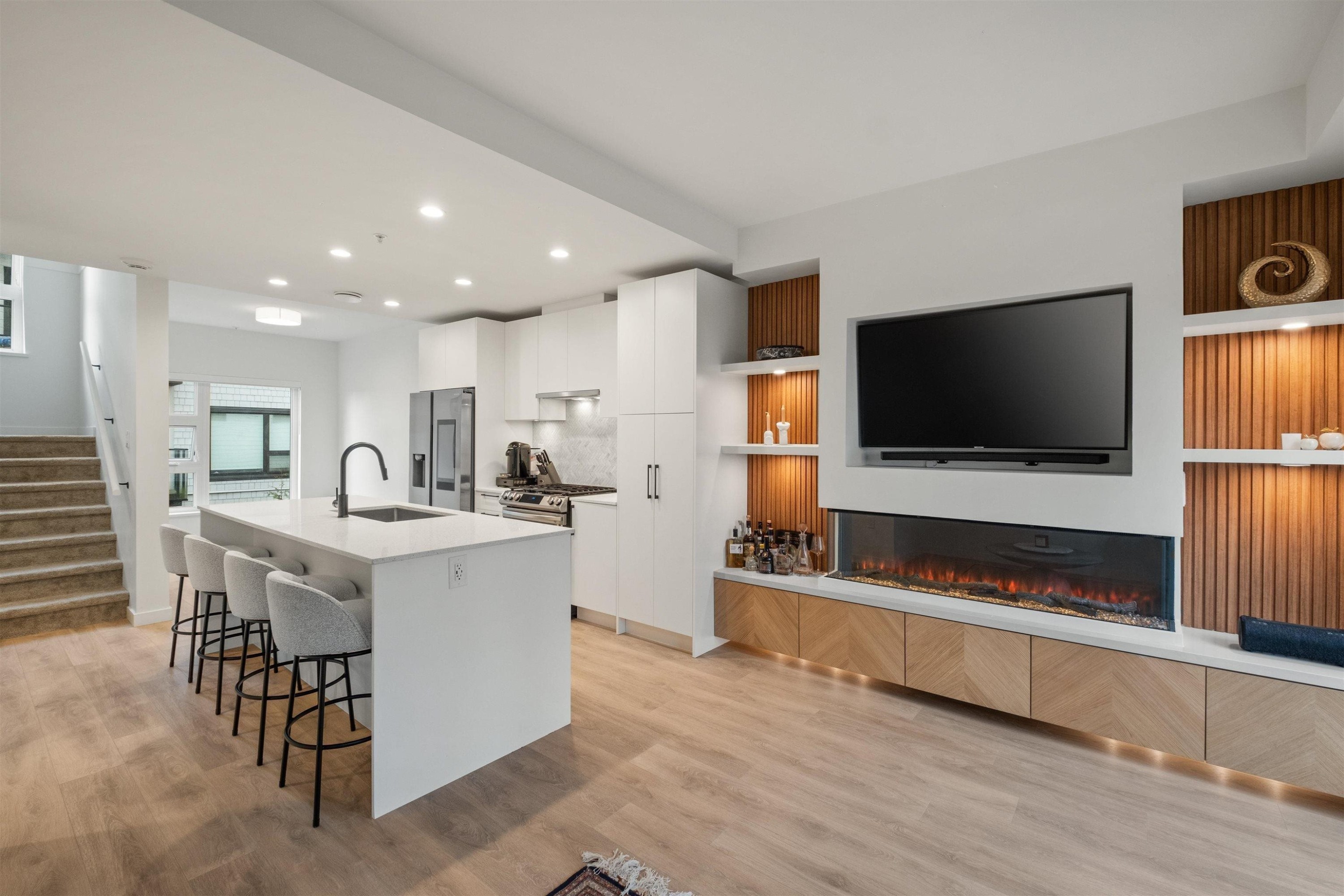 137-535 2Nd Street E, North Vancouver, BC