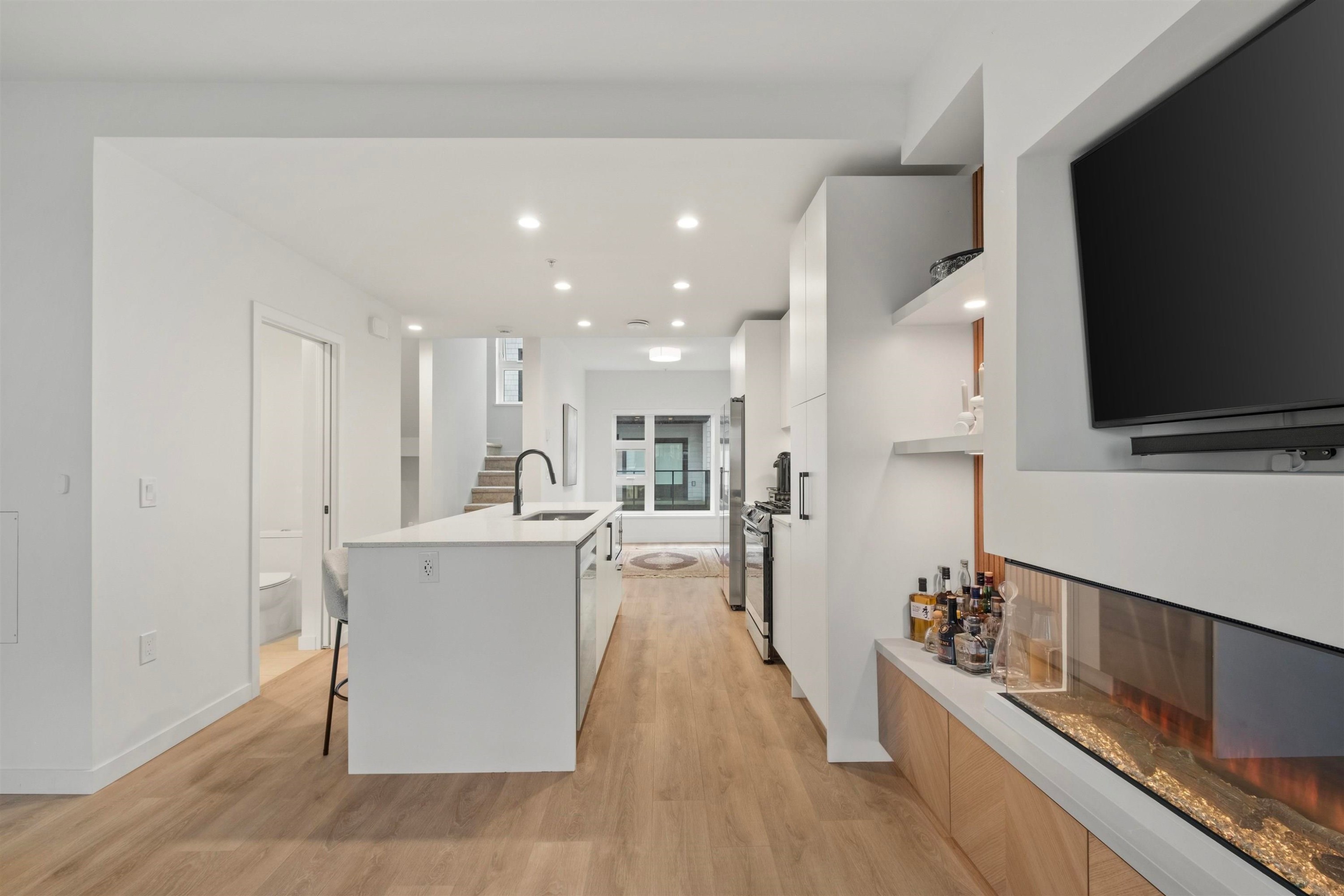 137-535 2Nd Street E, North Vancouver, BC