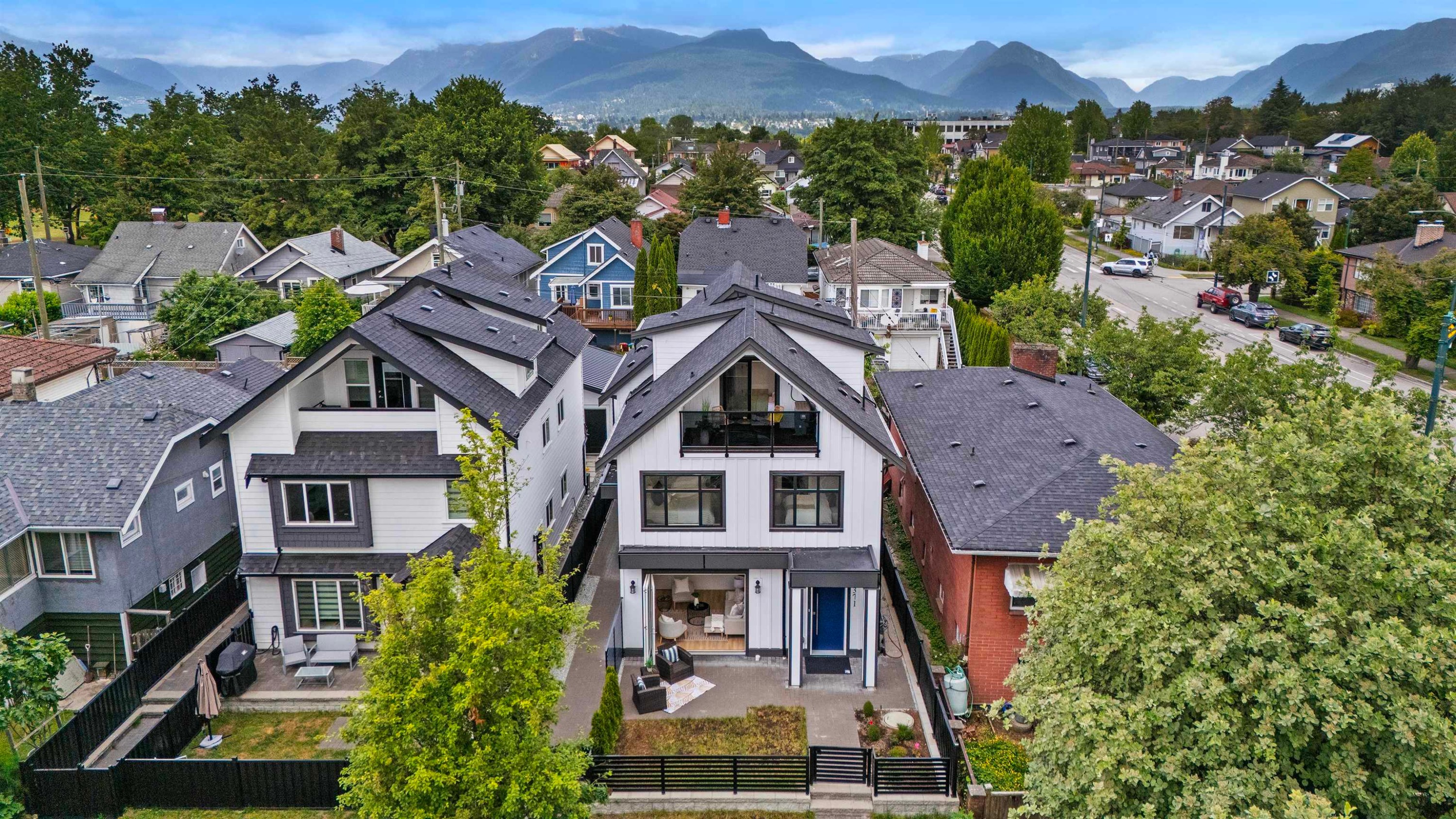 2371 Adanac Street, Vancouver, BC