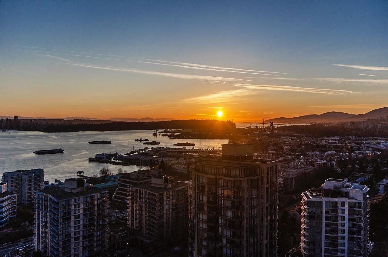 2601-120 2Nd Street W, North Vancouver, BC