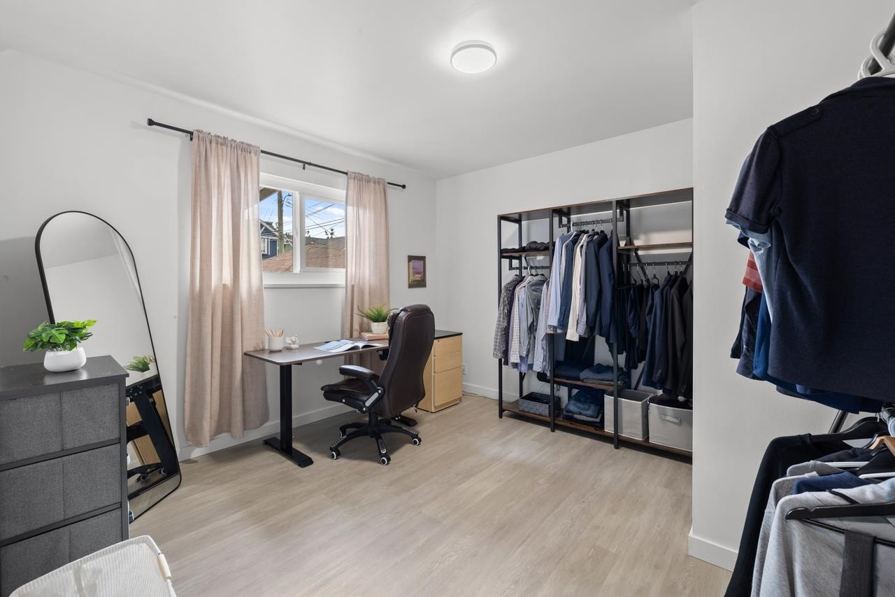 2036 Broadway E, Vancouver, BC