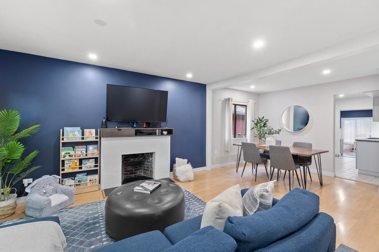 2036 Broadway E, Vancouver, BC