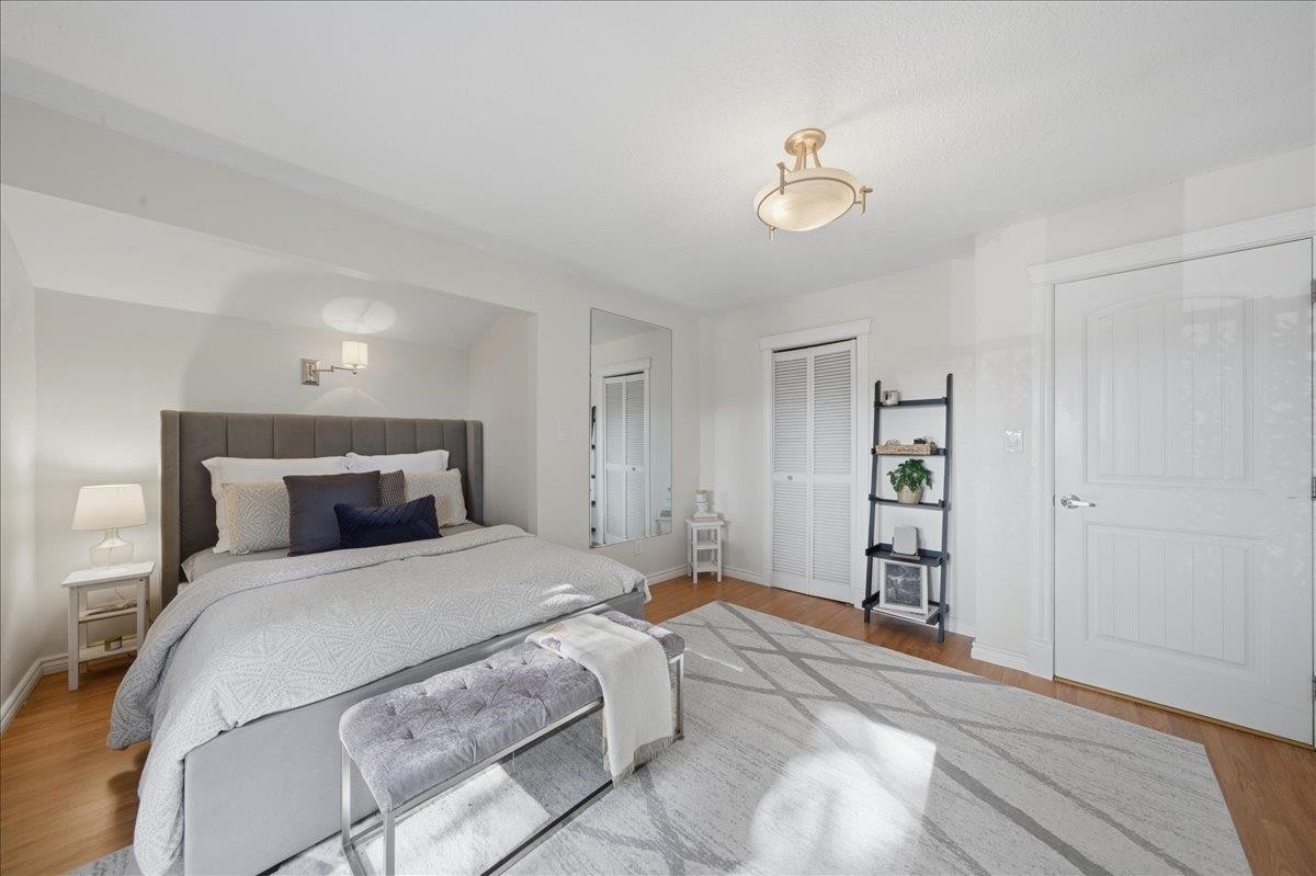 7694 Buller Avenue, Burnaby, BC - Indoor Photo Showing Bedroom
