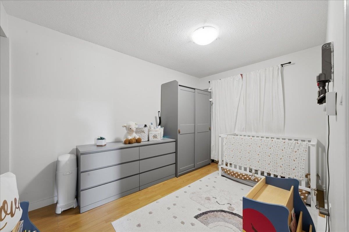7694 Buller Avenue, Burnaby, BC - Indoor Photo Showing Bedroom