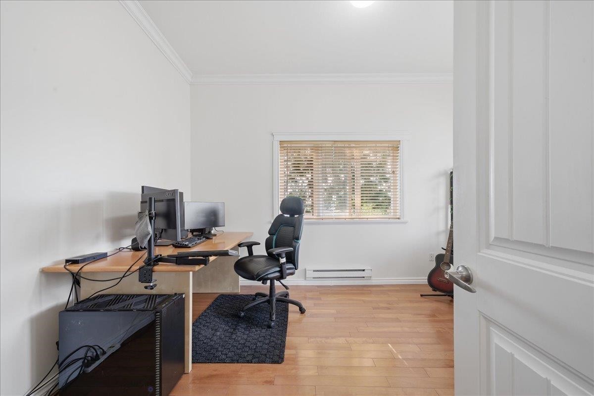 7694 Buller Avenue, Burnaby, BC - Indoor Photo Showing Office
