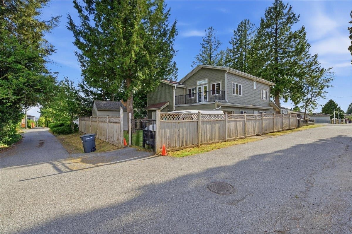 7694 Buller Avenue, Burnaby, BC - Outdoor